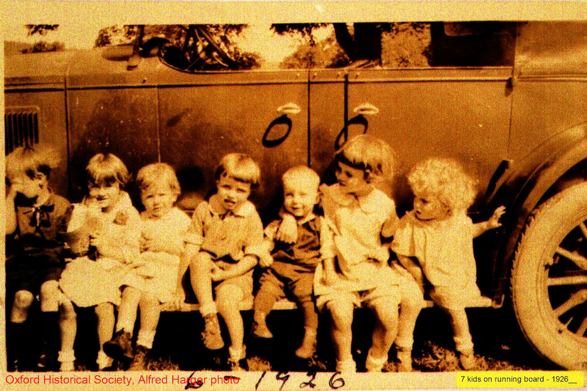 7 kids on running board - 1926__.jpg