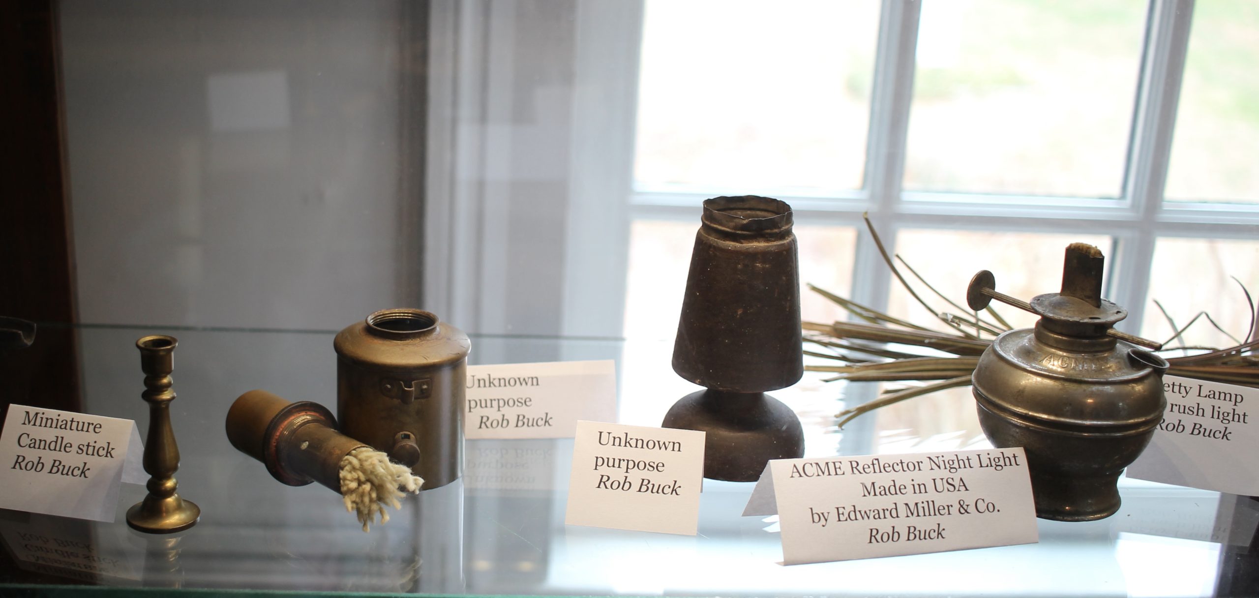 Acme night light and mystery items